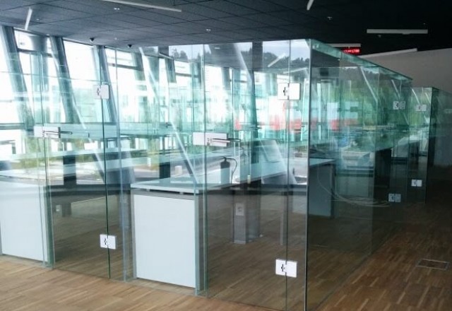 FRI interior glass partitions